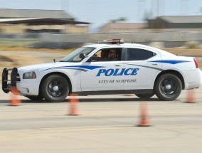 致敬英雄，41岁交警被冲卡轿车顶行600米英勇牺牲